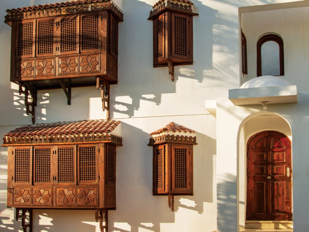 Mashrabiya uma solução do Oriente Médio, para controlar a temperatura interna das edificações. Foto – Pexels