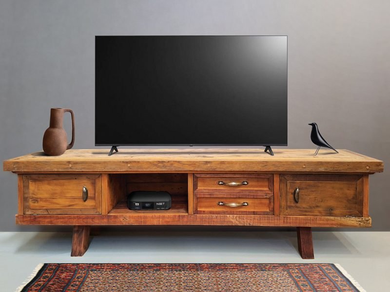 RACK TV AMBIENTADO 1